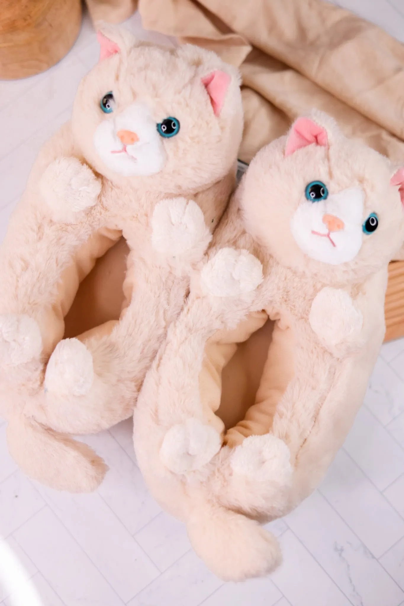 Kitty Hugs Hugger House Slippers