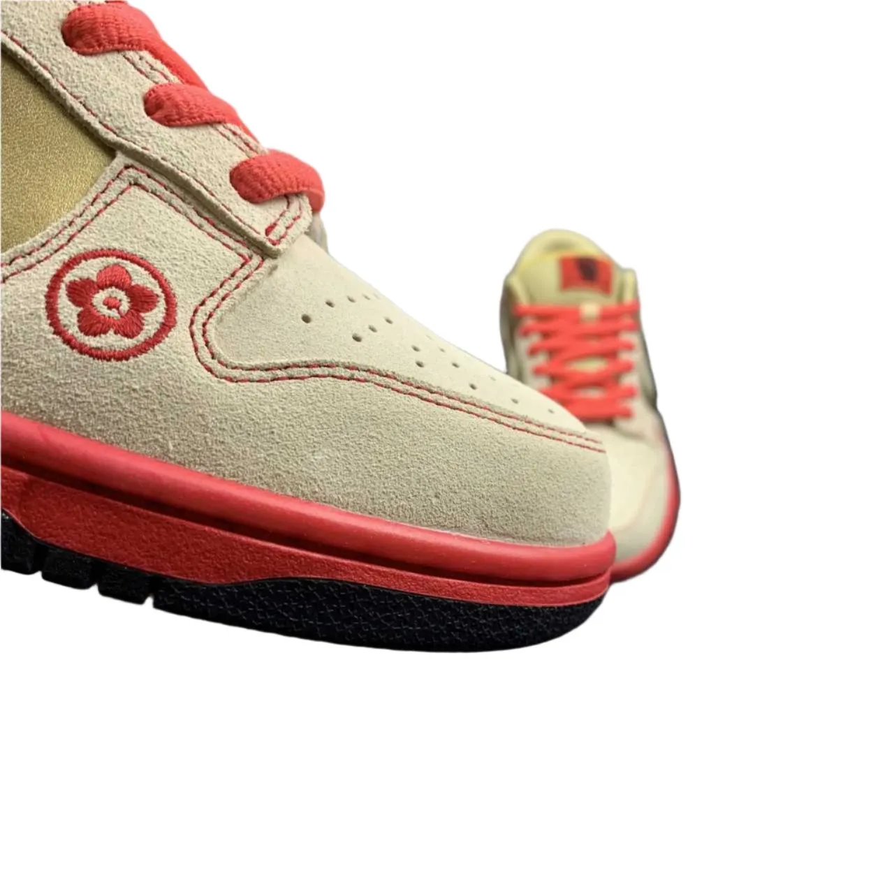 Nike Dunk Low Gold