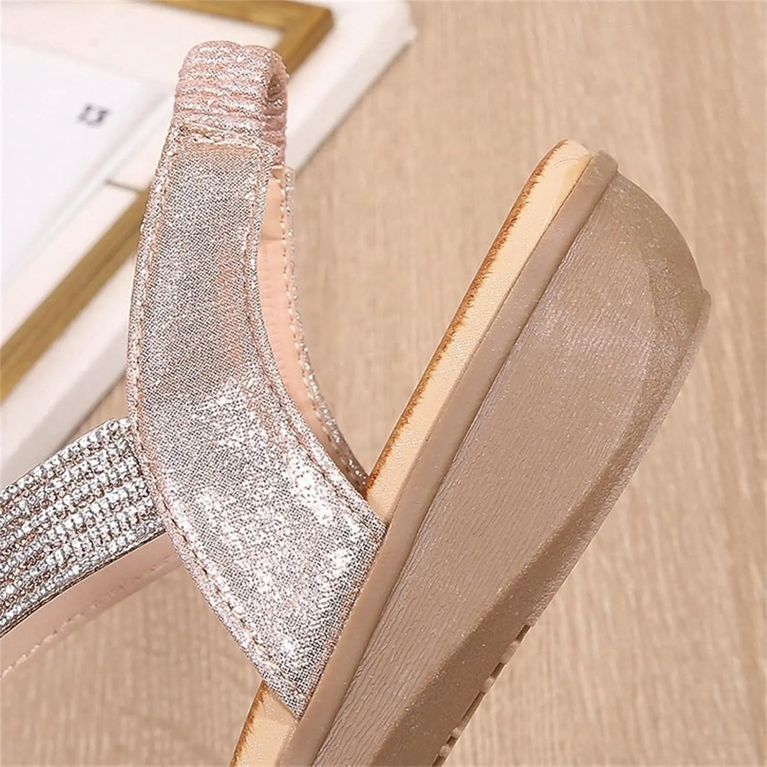 Womens Flats Bohemia Glitter Love Pattern Sandals Open Toe Ankle Strap Beach Sandal Comfortable Summer Dress Shoes